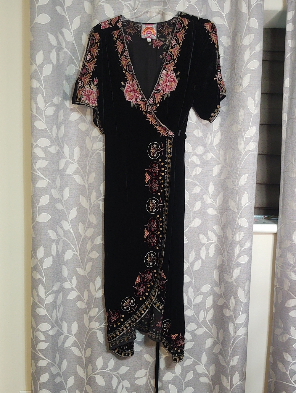 Johnny Was Black Floral Embroidered Velvet Wrap Dress size XL